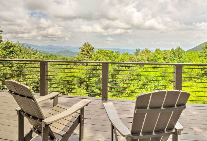 Tree Lined Cabin W/ Breathtaking Mtn Views!