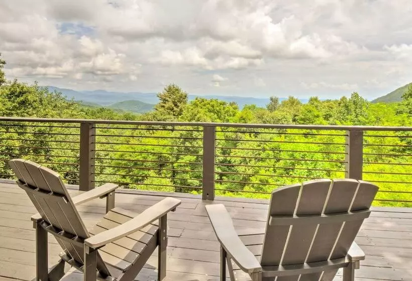 Tree Lined Cabin W/ Breathtaking Mtn Views!