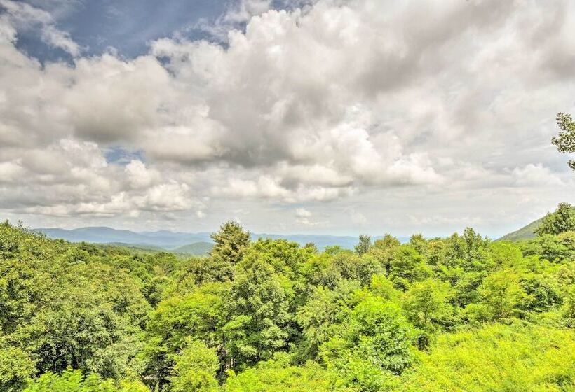 Tree Lined Cabin W/ Breathtaking Mtn Views!