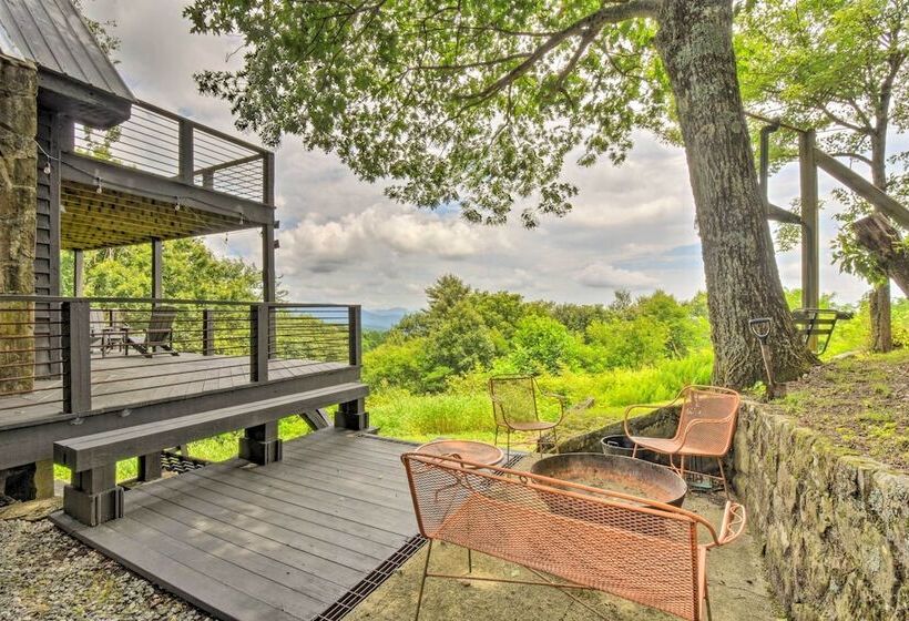 Tree Lined Cabin W/ Breathtaking Mtn Views!