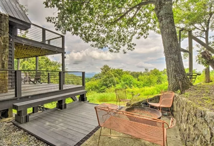 Tree Lined Cabin W/ Breathtaking Mtn Views!