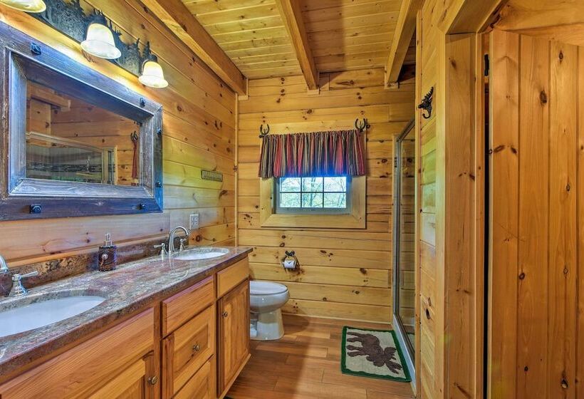 Trenton Cabin W/ Hot Tub   14 Mi To Lookout Mtn!