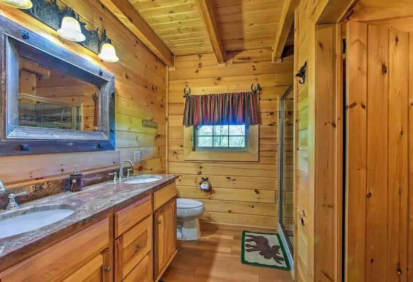 Trenton Cabin W/ Hot Tub   14 Mi To Lookout Mtn!