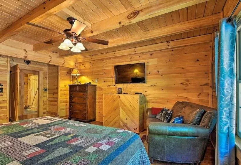 Trenton Cabin W/ Hot Tub   14 Mi To Lookout Mtn!