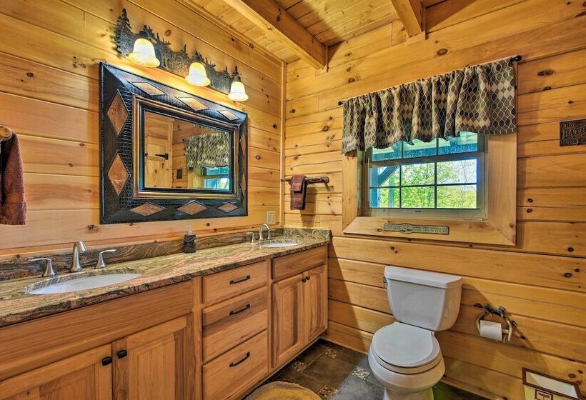 Trenton Cabin W/ Hot Tub   14 Mi To Lookout Mtn!