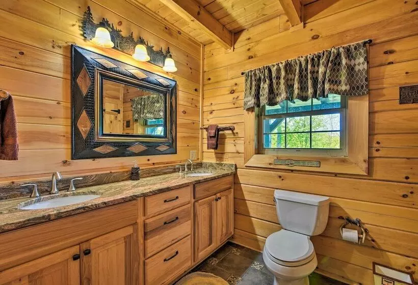 Trenton Cabin W/ Hot Tub   14 Mi To Lookout Mtn!