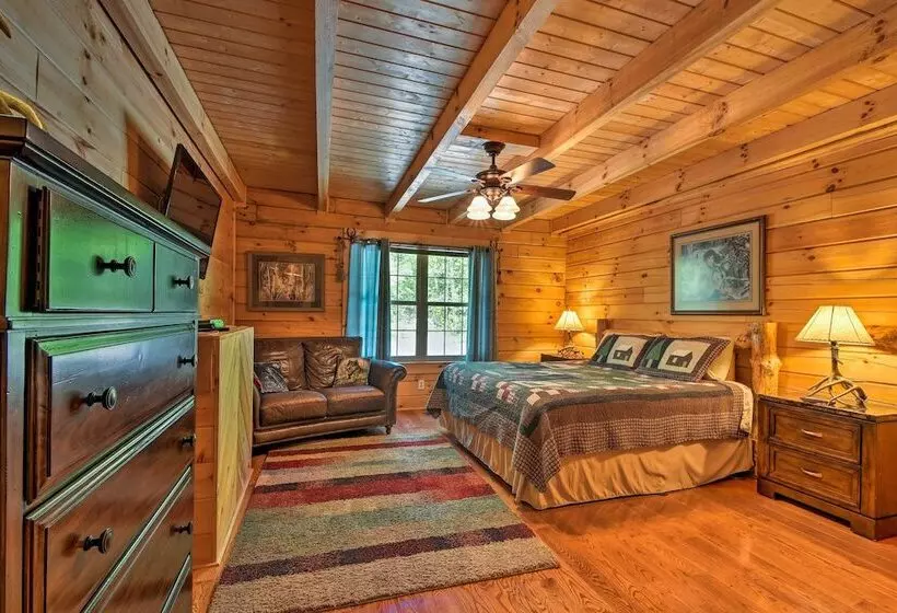 Trenton Cabin W/ Hot Tub   14 Mi To Lookout Mtn!