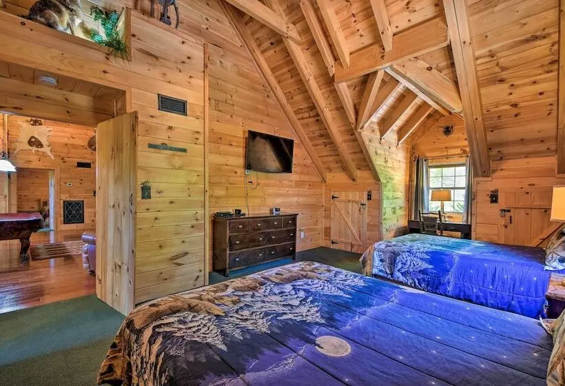 Trenton Cabin W/ Hot Tub   14 Mi To Lookout Mtn!