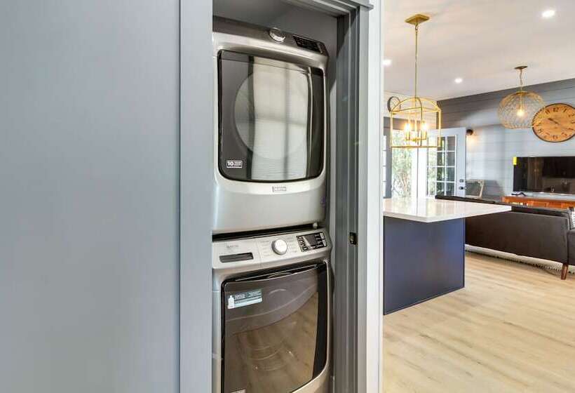 Tucson Spanish Bungalow W/ Yard, Near Downtown!