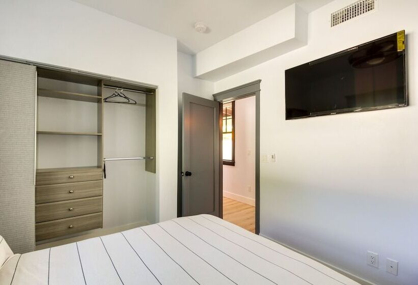 Tucson Spanish Bungalow W/ Yard, Near Downtown!