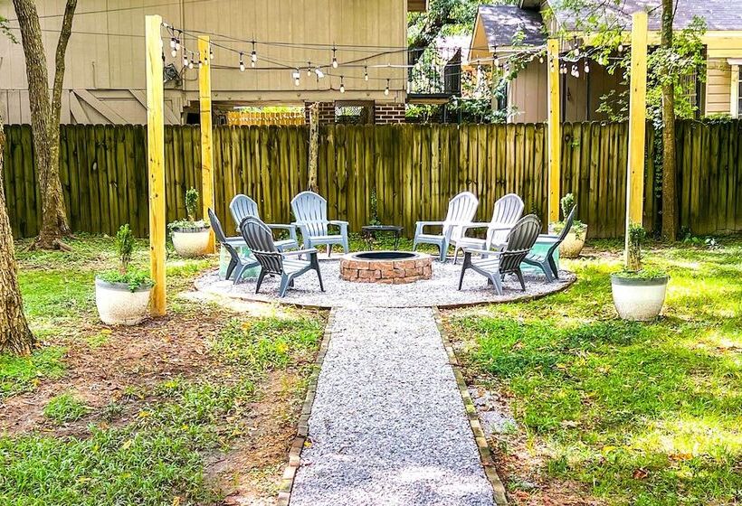 Updated Central Jackson Home < 2 Mi To Dtwn!