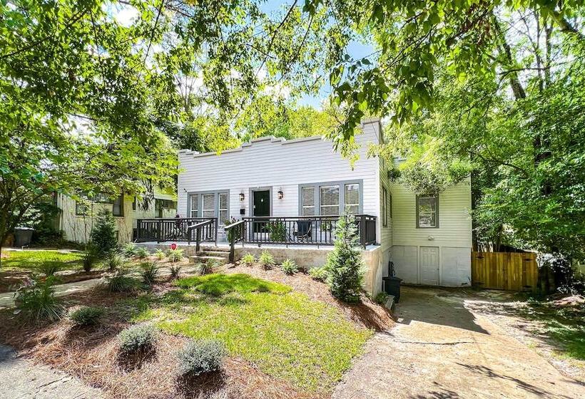 Updated Central Jackson Home < 2 Mi To Dtwn!