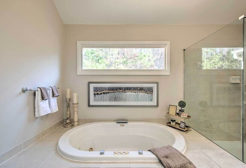 Updated Mableton Home ~ 14 Miles To Downtown Atl!