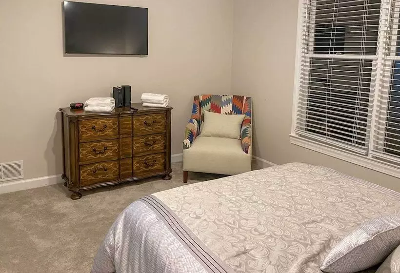 Updated Mableton Home ~ 14 Miles To Downtown Atl!