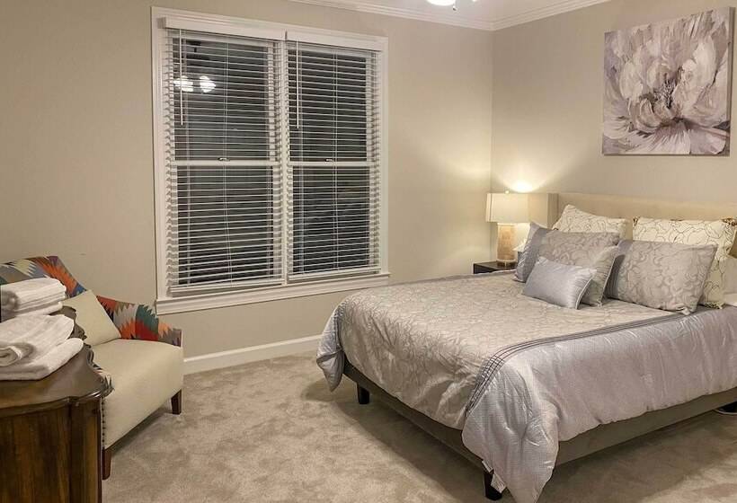 Updated Mableton Home ~ 14 Miles To Downtown Atl!