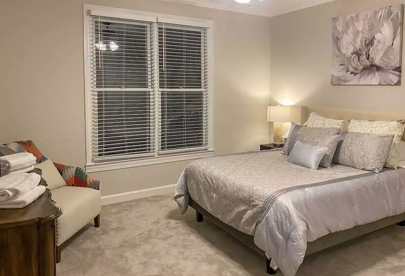 Updated Mableton Home ~ 14 Miles To Downtown Atl!