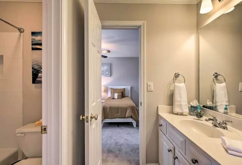 Updated Mableton Home ~ 14 Miles To Downtown Atl!