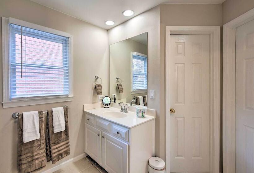 Updated Mableton Home ~ 14 Miles To Downtown Atl!