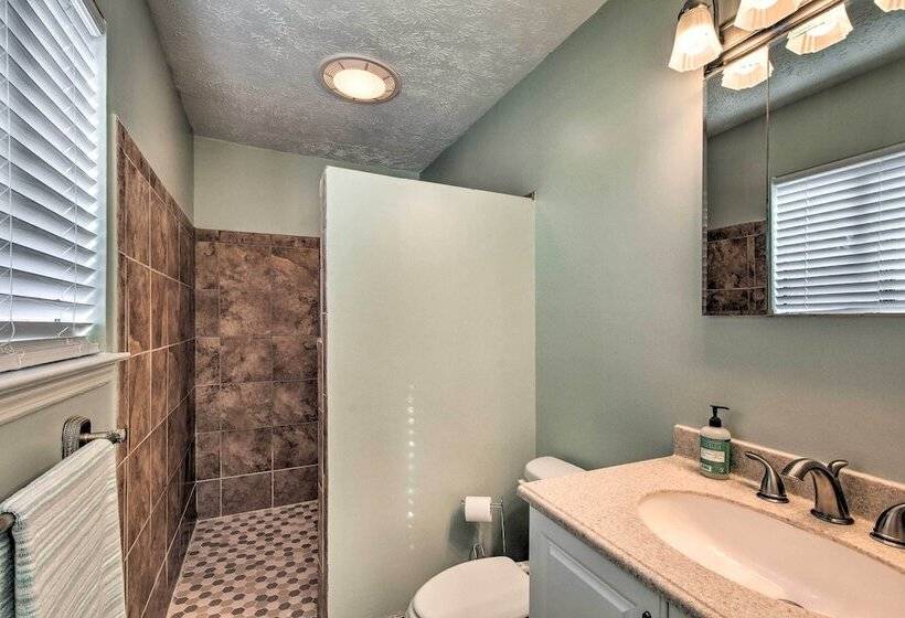 Upscale Lakefront Retreat W/ Dock And 2 Decks!