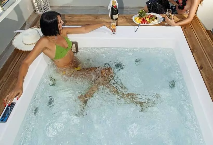 Vaya Suites By Omilos Hotels