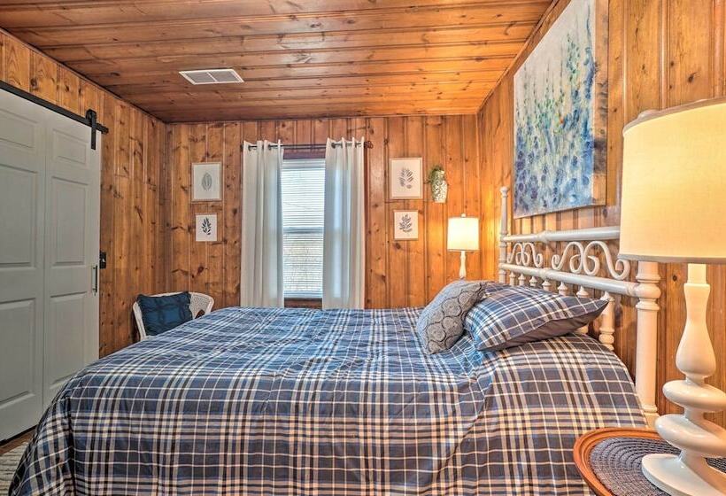 Wine Country Retreat W/ Fire Pit + Sunroom!