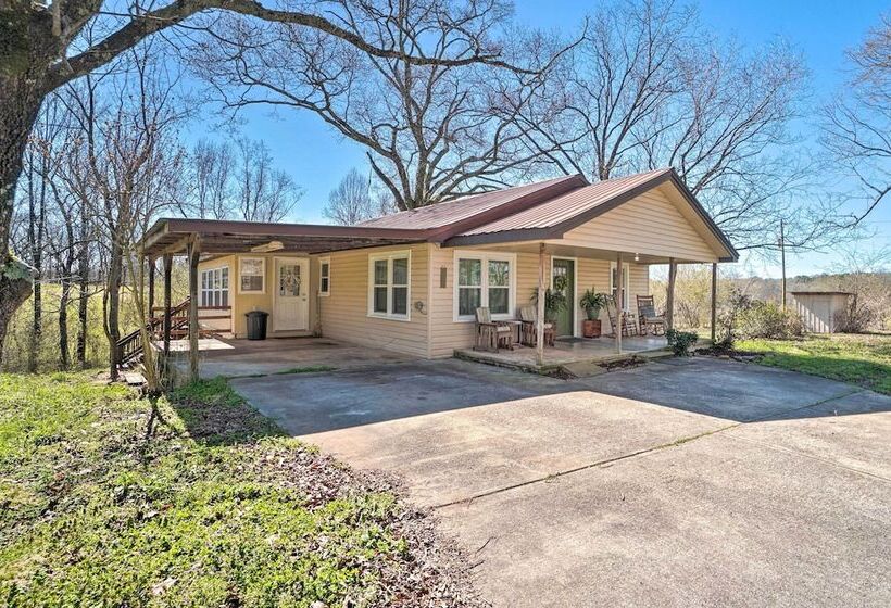 Wine Country Retreat W/ Fire Pit + Sunroom!