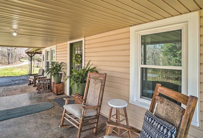 Wine Country Retreat W/ Fire Pit + Sunroom!