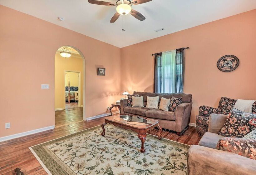 Wooded Georgia Retreat On 6 Acres W/ Fire Pit