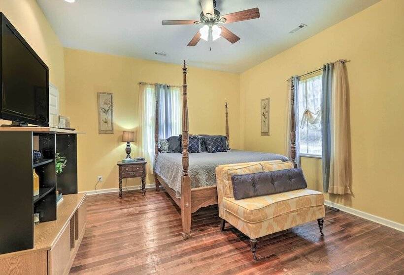 Wooded Georgia Retreat On 6 Acres W/ Fire Pit