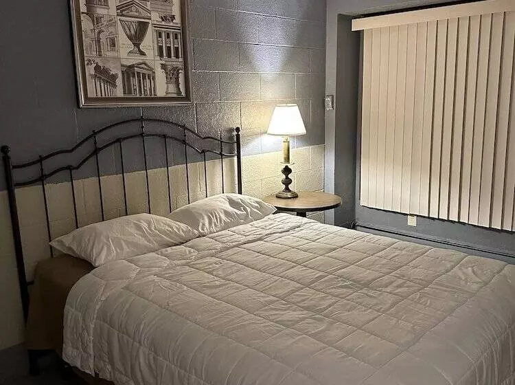 Retkeilymaja J E Hotel & Suites