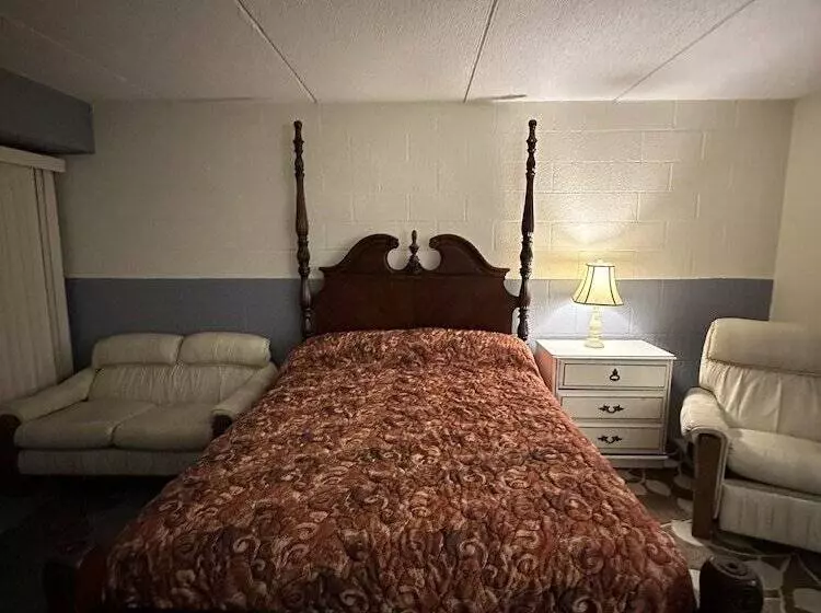 Retkeilymaja J E Hotel & Suites