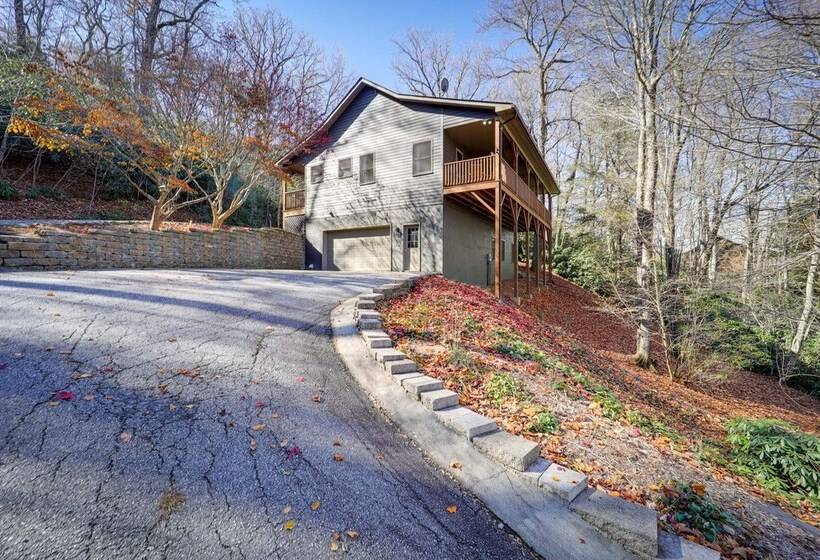 Blowing Rock Escape W/ Covered Deck & Fire Pit