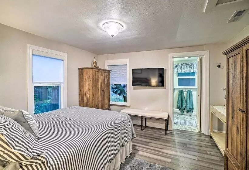 California Cottage < 4 Mi To Redwood Hiking Trails