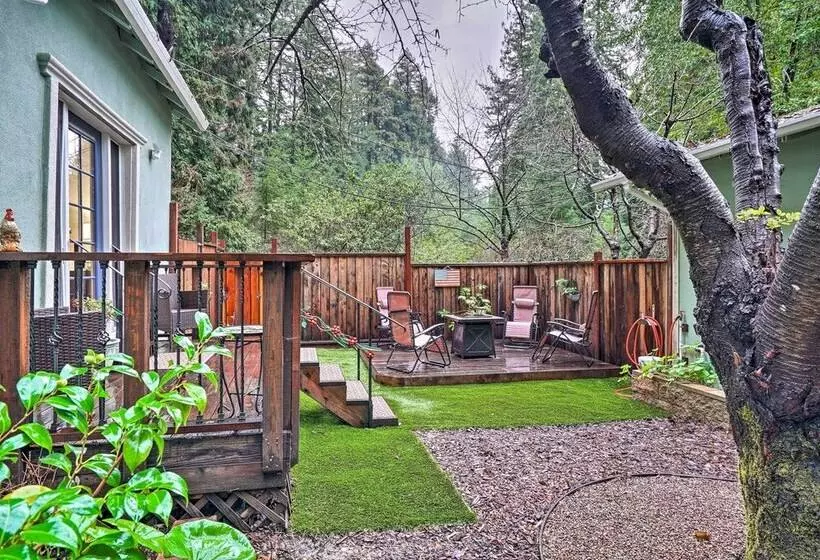 California Cottage < 4 Mi To Redwood Hiking Trails