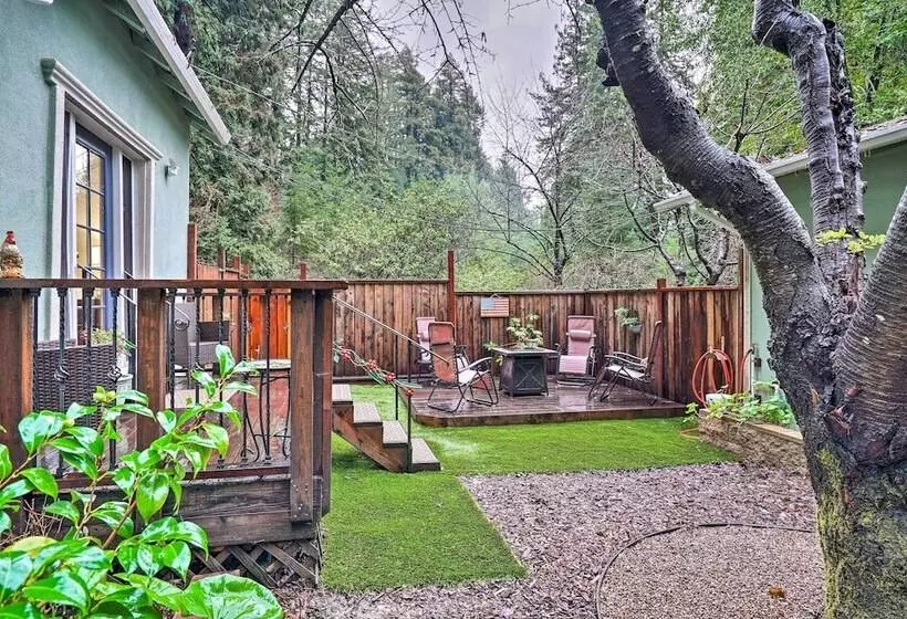 California Cottage < 4 Mi To Redwood Hiking Trails