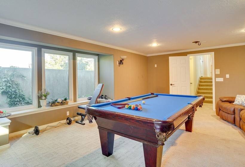 Epic Sandy Home W/ Heated Pool & Mountain Views!