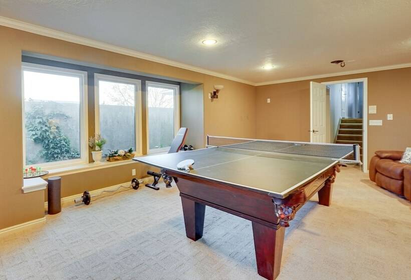 Epic Sandy Home W/ Heated Pool & Mountain Views!