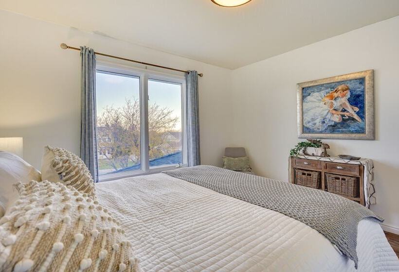 Epic Sandy Home W/ Heated Pool & Mountain Views!