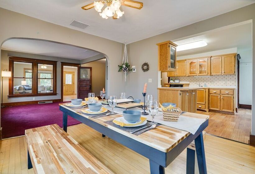 Family Friendly Home In Pepin: Walk To Main St!
