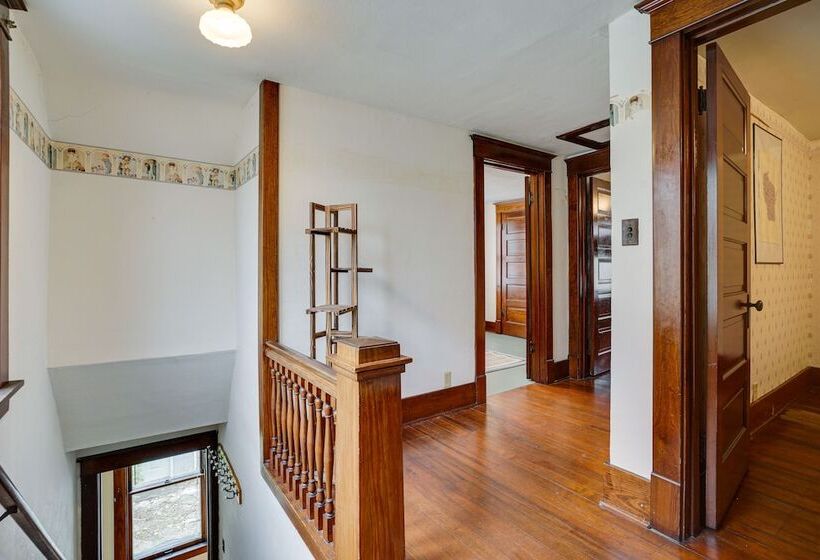 Family Friendly Home In Pepin: Walk To Main St!