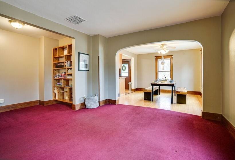 Family Friendly Home In Pepin: Walk To Main St!