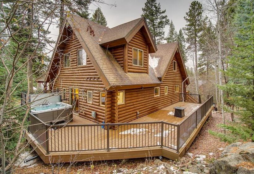 Family Friendly Mccall Cabin W/ Private Hot Tub!