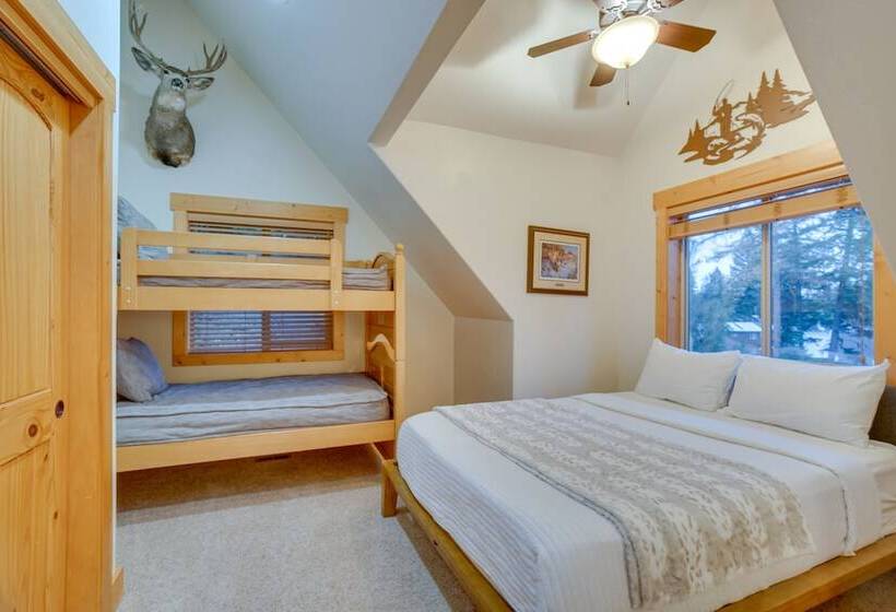 Family Friendly Mccall Cabin W/ Private Hot Tub!