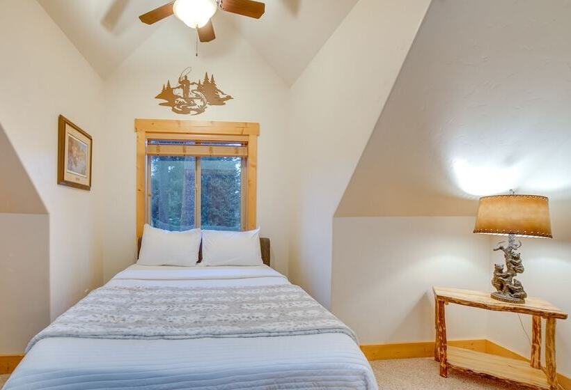 Family Friendly Mccall Cabin W/ Private Hot Tub!