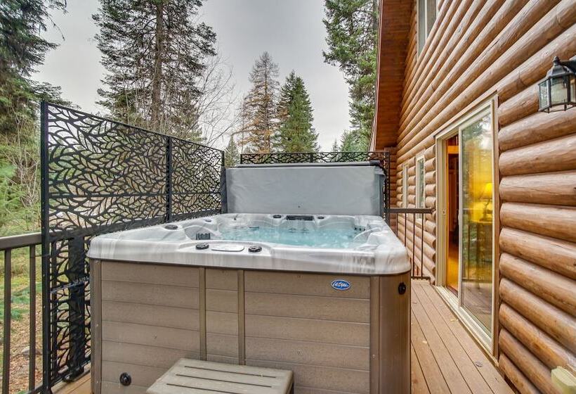 Family Friendly Mccall Cabin W/ Private Hot Tub!
