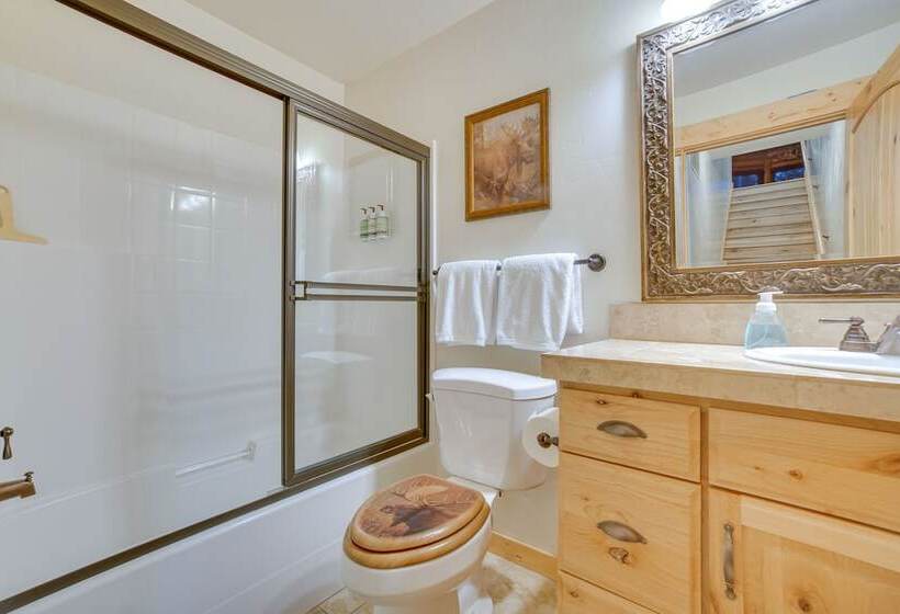 Family Friendly Mccall Cabin W/ Private Hot Tub!