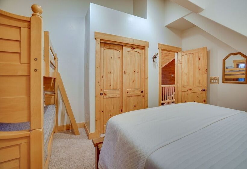 Family Friendly Mccall Cabin W/ Private Hot Tub!