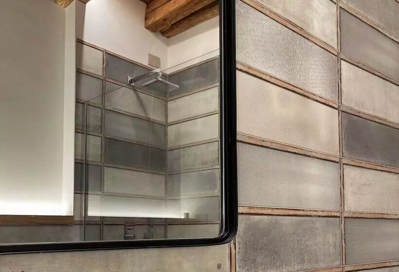 Hostelli Elegance Room