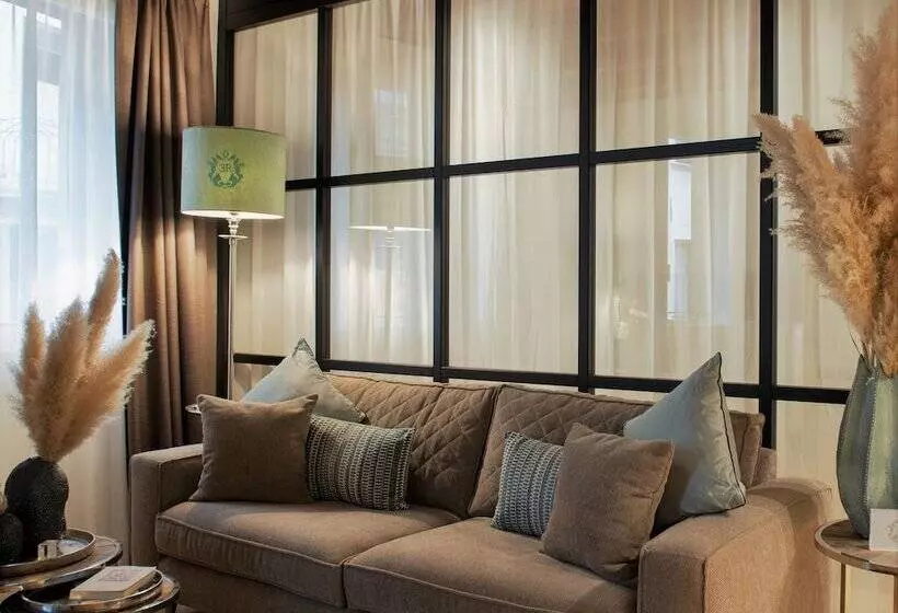 Hostelli Elegance Room