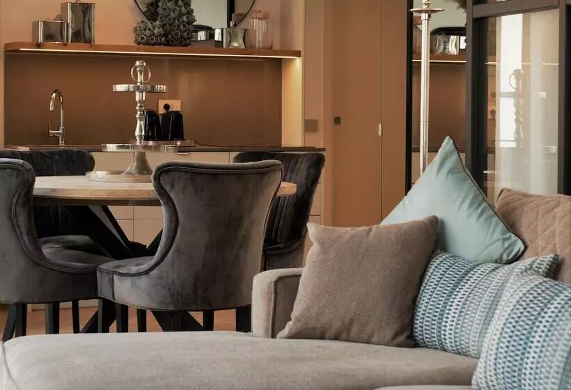 Hostelli Elegance Room